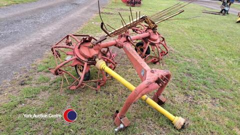 Lely hay turner c/w spare tines