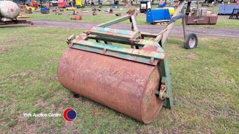 Swath roller for front linkage