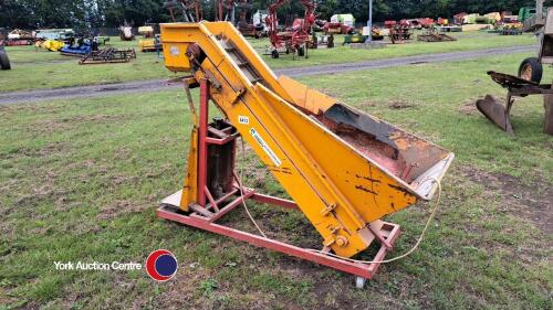 Cebeco Potato bagging and weighing elevator
