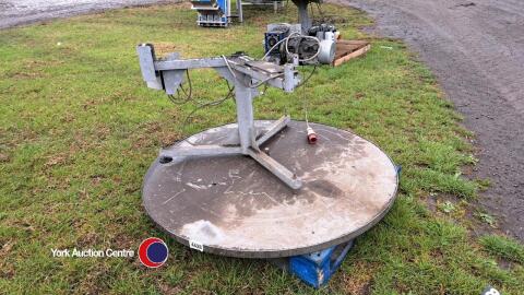 Rotating 5ft round table