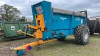 Rolland V2 110 muck spreader, electric floor. Just serviced. Tidy, control box in office