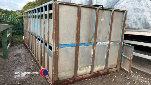 Livestock container, approx 18ft6in