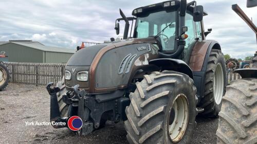 Valtra T172 Versu 4wd tractor, 2012, toplink and books in office