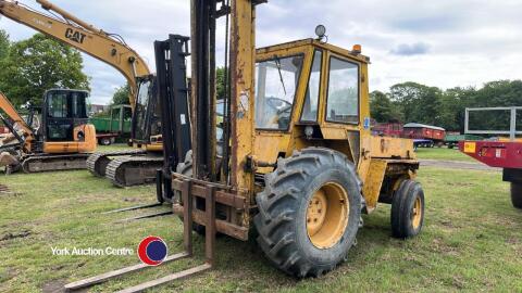 Manitou MB26N fork lift, starts instantly and runs very well, strong hydraulics no leaks, reverse camera, full LED worklights and fully glazed cab