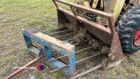 Hydra-Mac 11c skidsteer with muck fork and bale spike, engine turns, strong hydraulics - 5
