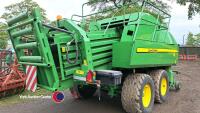 2015 John Deere L1534 tandem axle square baler, approx 9500 bales, hydraulic brakes, humidity sensor, 560/45/22.5 tyres, good working order - 6