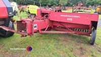 International 440 conventional baler - 4