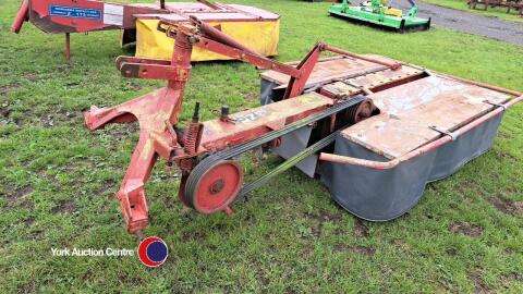 PZ grass mower, tractor mounted, gwo, pto and blade changer in office