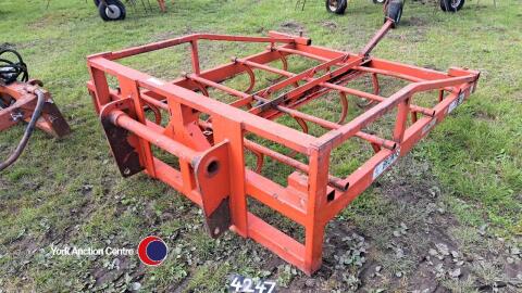Browns bale grab on Manitou brackets