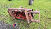 Bale cuddler, Manitou brackets