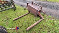 Bale cuddler, Manitou brackets - 2