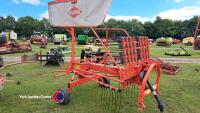 Kuhn GR4121 Master drive rake, good condition, barn stored when not in use