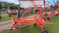 Kuhn GR4121 Master drive rake, good condition, barn stored when not in use - 2