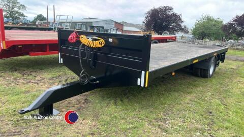 22ft flatbed bale trailer, air and hydraulic brakes, low ride height with ramp bar, LED flasher, gwo