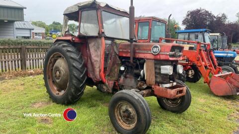 Massey Ferguson 185 tractor, JAT 123N, key in office
