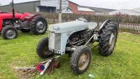 Grey Ferguson tractor. Approx. 1952. Working livery, 3 point linkage / rear hyd. need some attention / adjustment. 4 good tyres, spare stabiliser bars and 'T-bar included. - 2