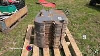 12 x Massey Ferguson 55kg wafer weights (660kg) - 2