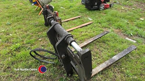 Back plate and tines