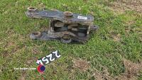 Manual quick hitch to fit 8T Takeuchi excavator