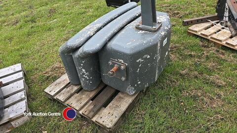 Lynx front weight block with 3 slices