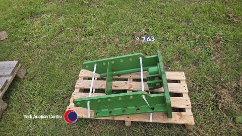 John Deere Piton hitch fit 6000 or 7000 series