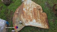 Pair of tractor mudguards maybe Ford - 3