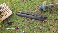 Twin hydraulic rams - 2