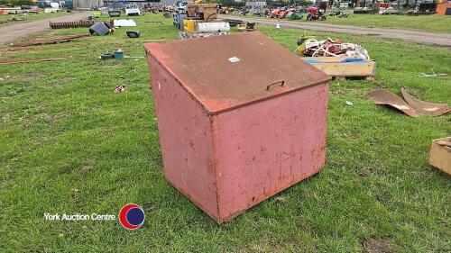 Heavy steel tool box for tractor or truck