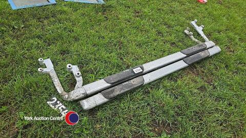 Volvo XC90 - pair of side steps/running boards. Genuine Volvo (2004 - 2014 models).