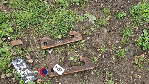 Pair of implement brackets