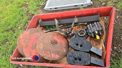 Box of Kverneland discs and JD spares etc