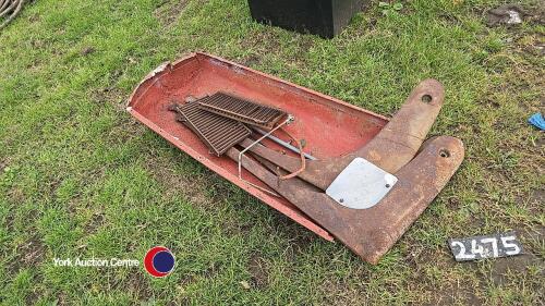Bonnet parts for Grey Ferguson
