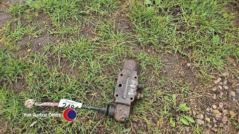 Hydraulic spool block