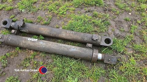 Double acting rams