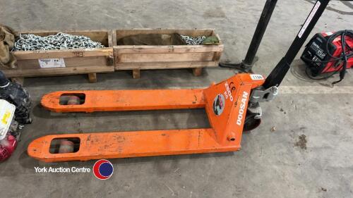 Doosan pallet pump truck, w/o