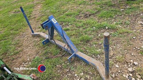 Tractor bumper bar with LED