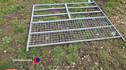 Ifor Williams cattle trailer partition