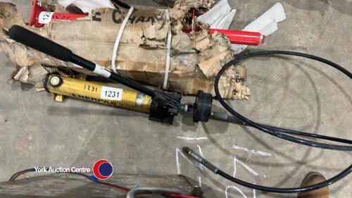 Hydraulic jack pump