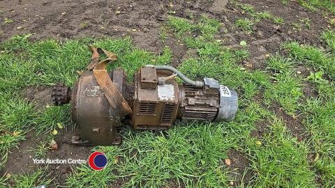Electric motor and reduction motor ex Tong grader (spares now on)