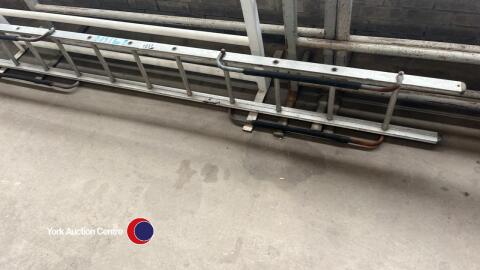 Aluminium roof ladder