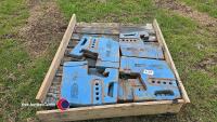 7 x Ford 40kg weights - 4