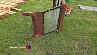 MF 135 can roof windscreen - 2
