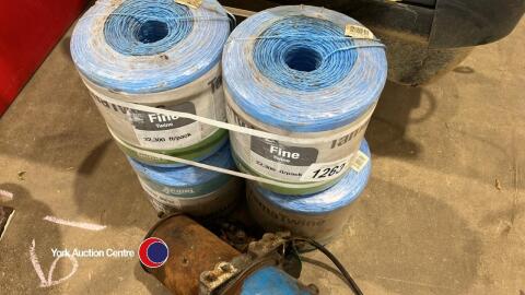 4 x rolls of bale twine