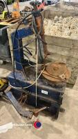 Tyre changing machine