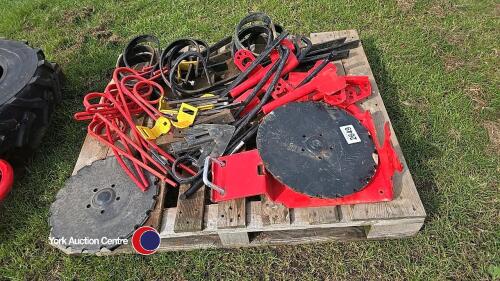 Vaderstad Rapid spares. 2 pallets