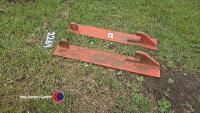 Pair of JCB weld on brackets - 3