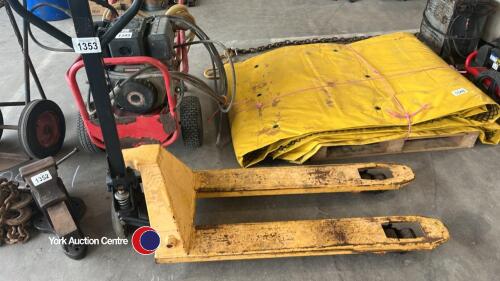 Pallet truck