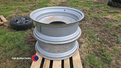 Puma 240 front row crop wheels 380/85 R34