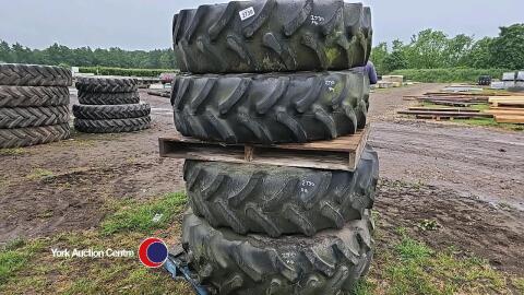 4 x Bateman sprayer rims and tyres, 380/85R28