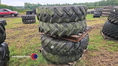 Bateman sprayer tyres and rims, 320/85R32